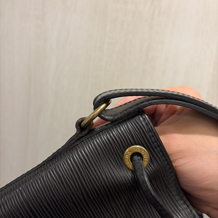 Louis Vuitton Noe GM水波紋水桶包 大/黑色 Epi Leather-23