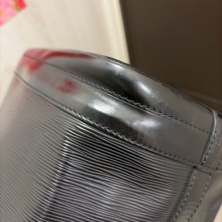 Louis Vuitton Noe GM水波紋水桶包 大/黑色 Epi Leather-14
