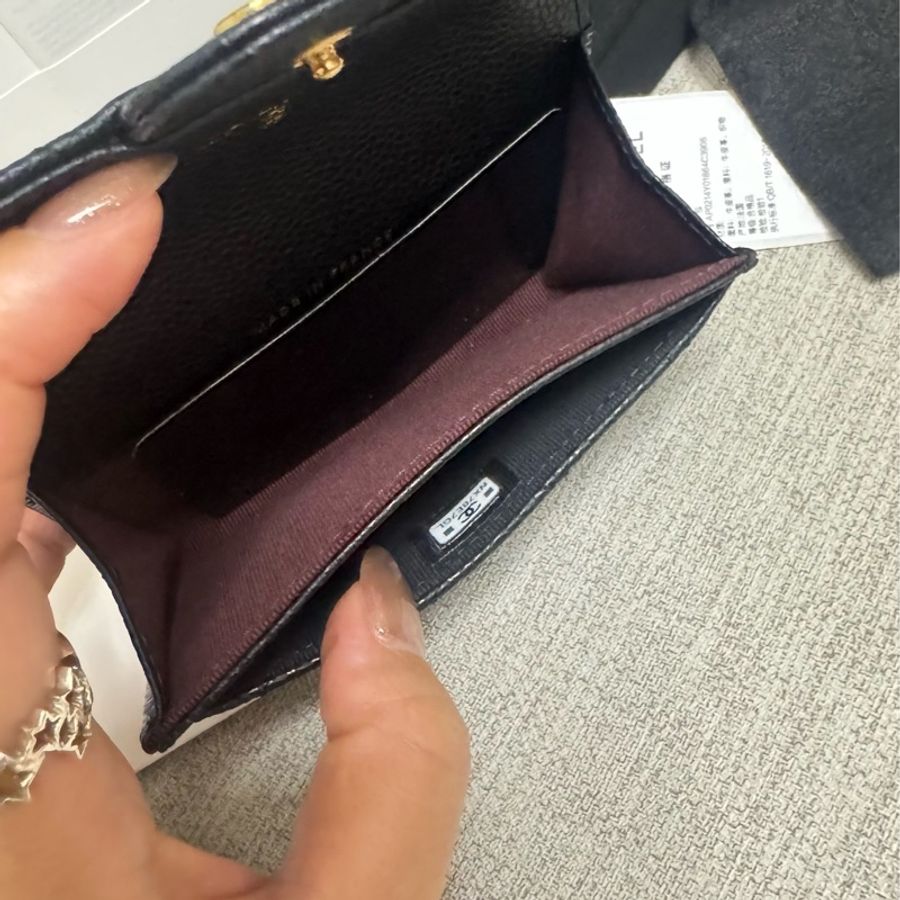 Chanel coco 黑金荔枝卡片短夾-1