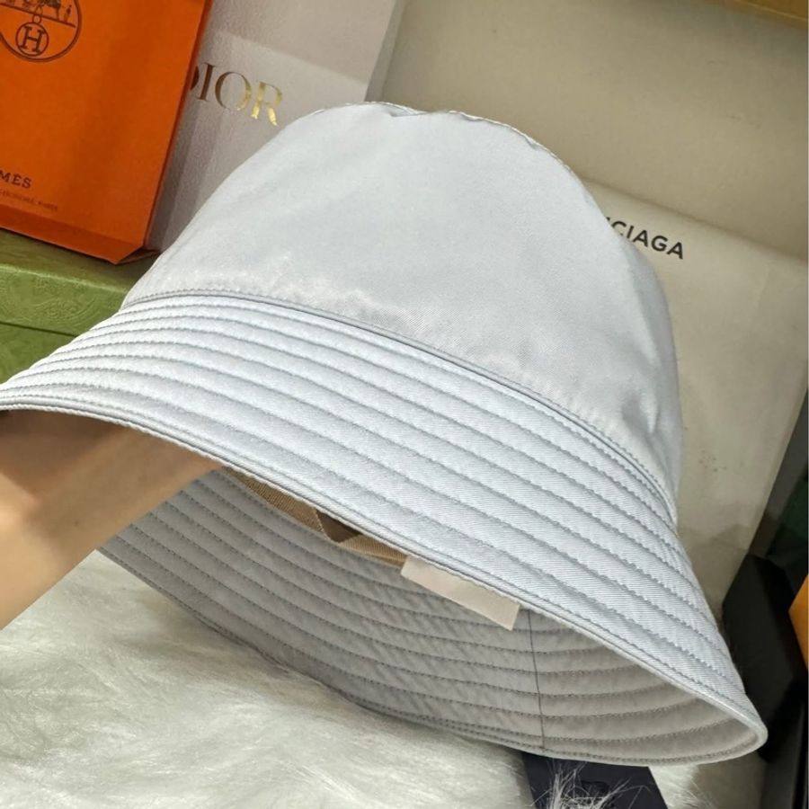 Prada 經典漁夫帽-4