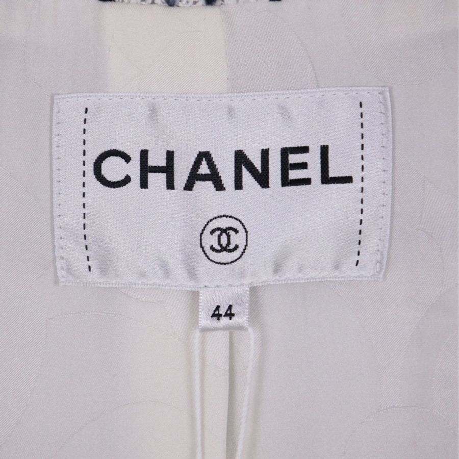 Chanel 22C秀款珍珠黑白粗花呢四口袋上衣外套-10