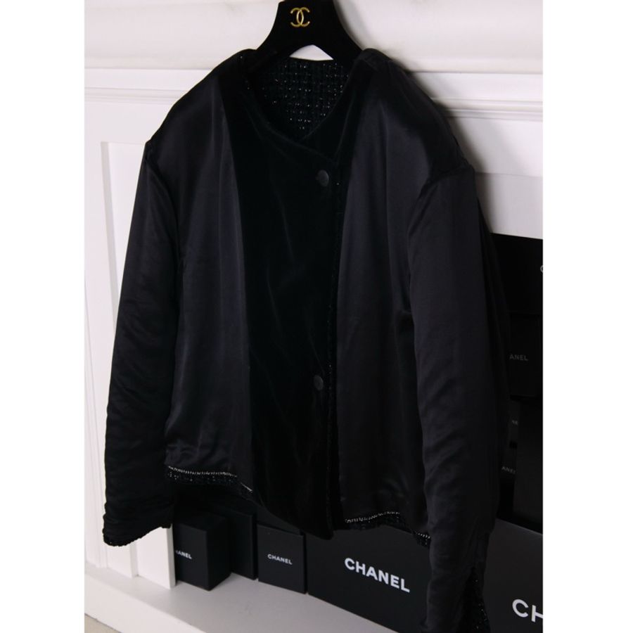 Chanel 22B秋冬预告系列金高银同款黑色丝绒细闪双排扣两口袋外套-6