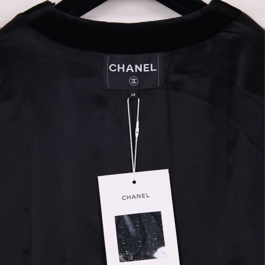 Chanel 22B秋冬预告系列金高银同款黑色丝绒细闪双排扣两口袋外套-19