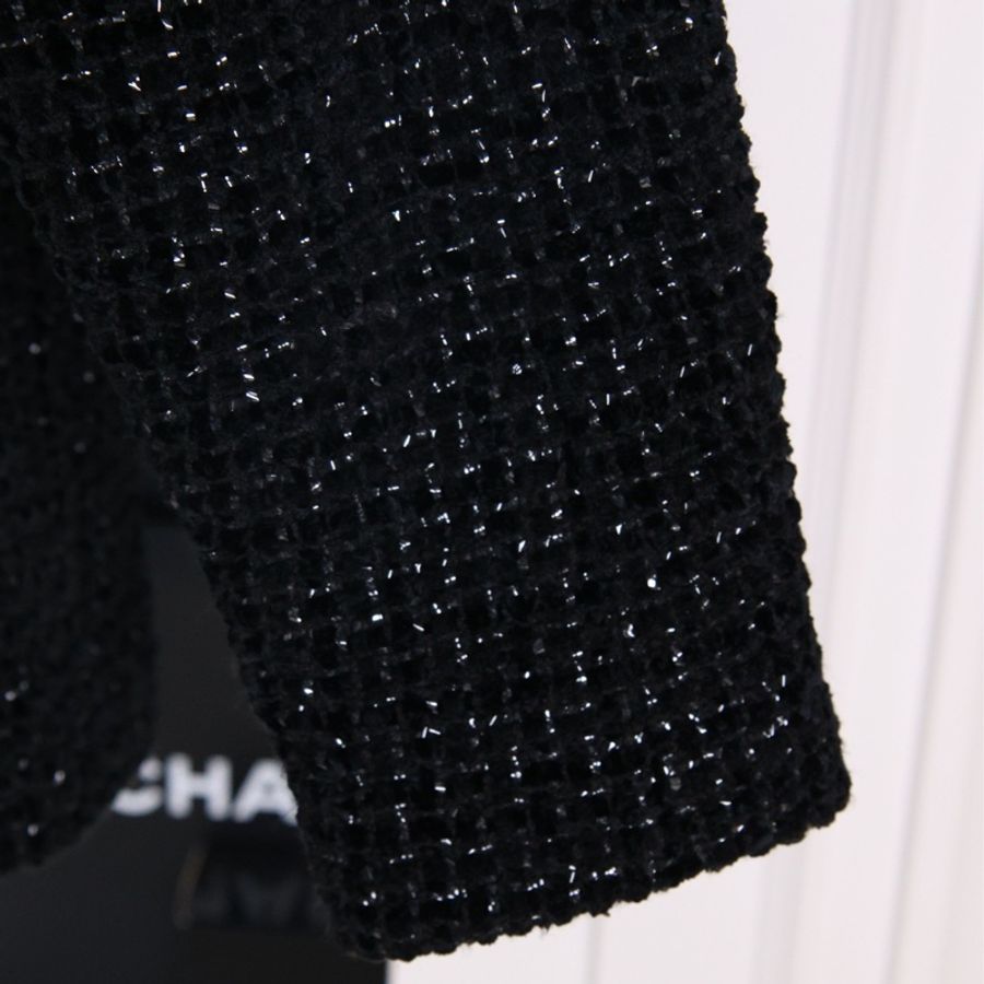 Chanel 22B秋冬预告系列金高银同款黑色丝绒细闪双排扣两口袋外套-26