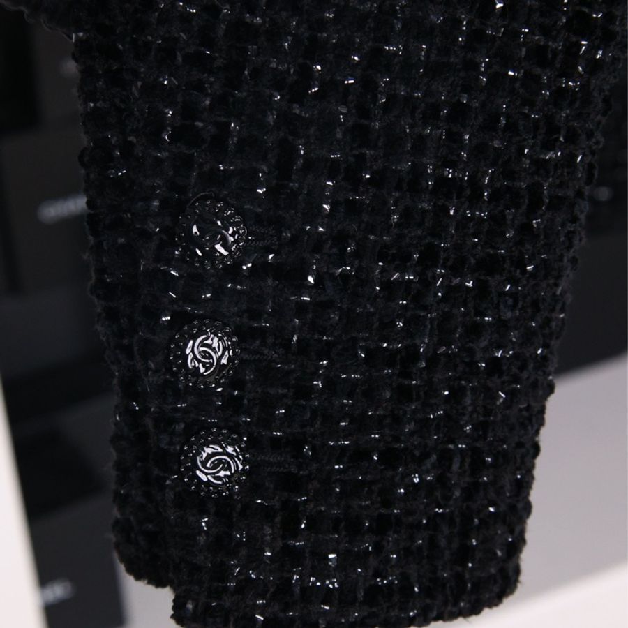 Chanel 22B秋冬预告系列金高银同款黑色丝绒细闪双排扣两口袋外套-30