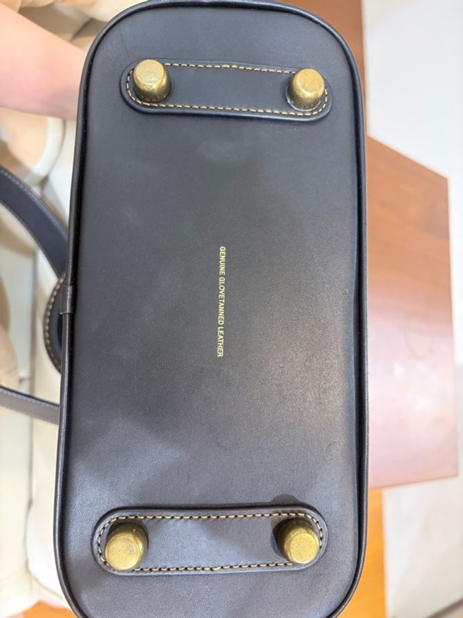 coach黑色貝殼包-7