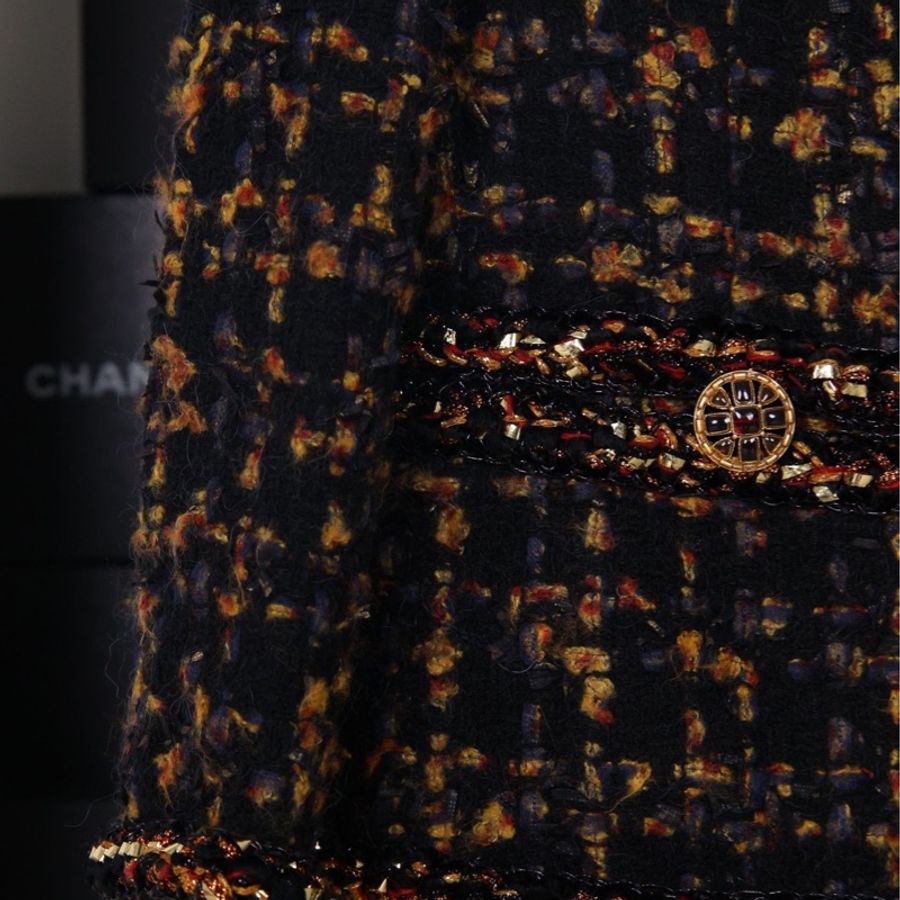 Chanel 19年埃及系列黑金粗花呢琉璃扣四口袋外套-17