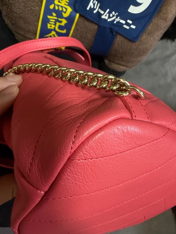 99新閒置品 Chanel 粉色V紋小牛皮金扣雙肩包-3
