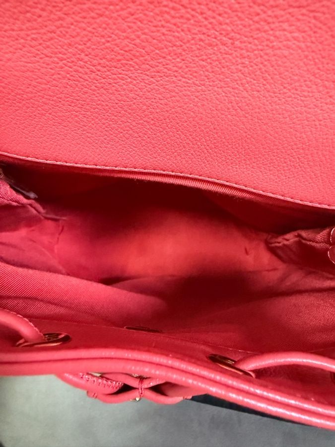 99新閒置品 Chanel 粉色V紋小牛皮金扣雙肩包-9