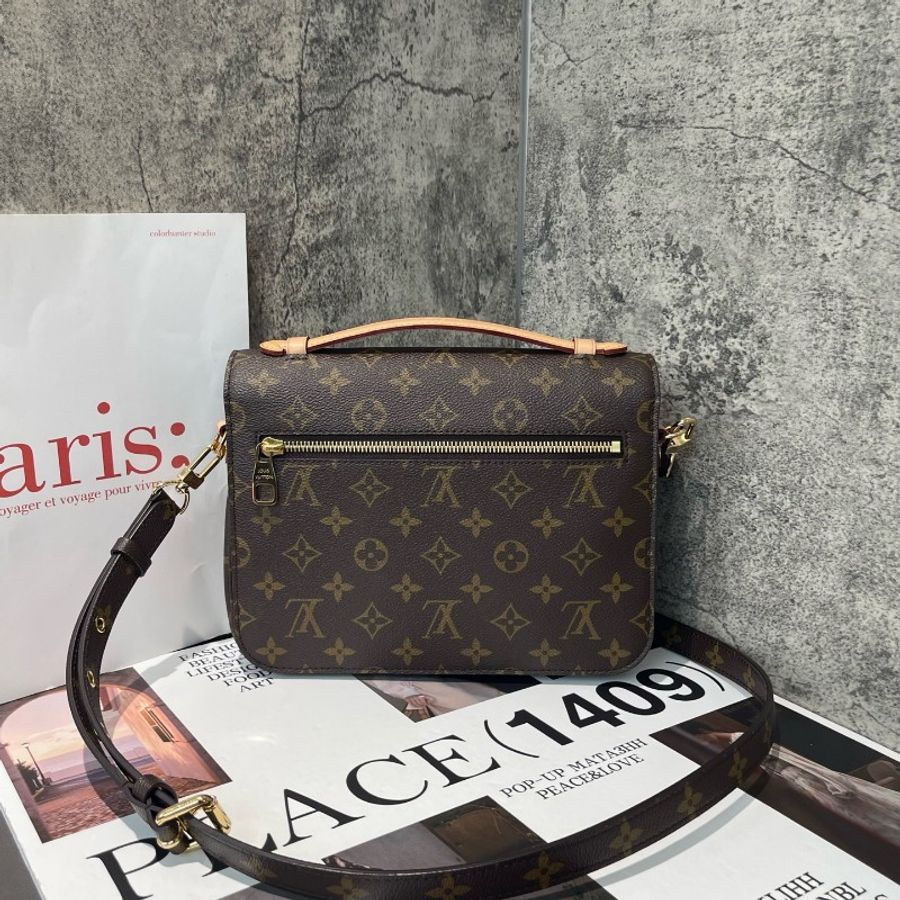Louis Vuitton pochette metis 老花郵差 斜背包-3