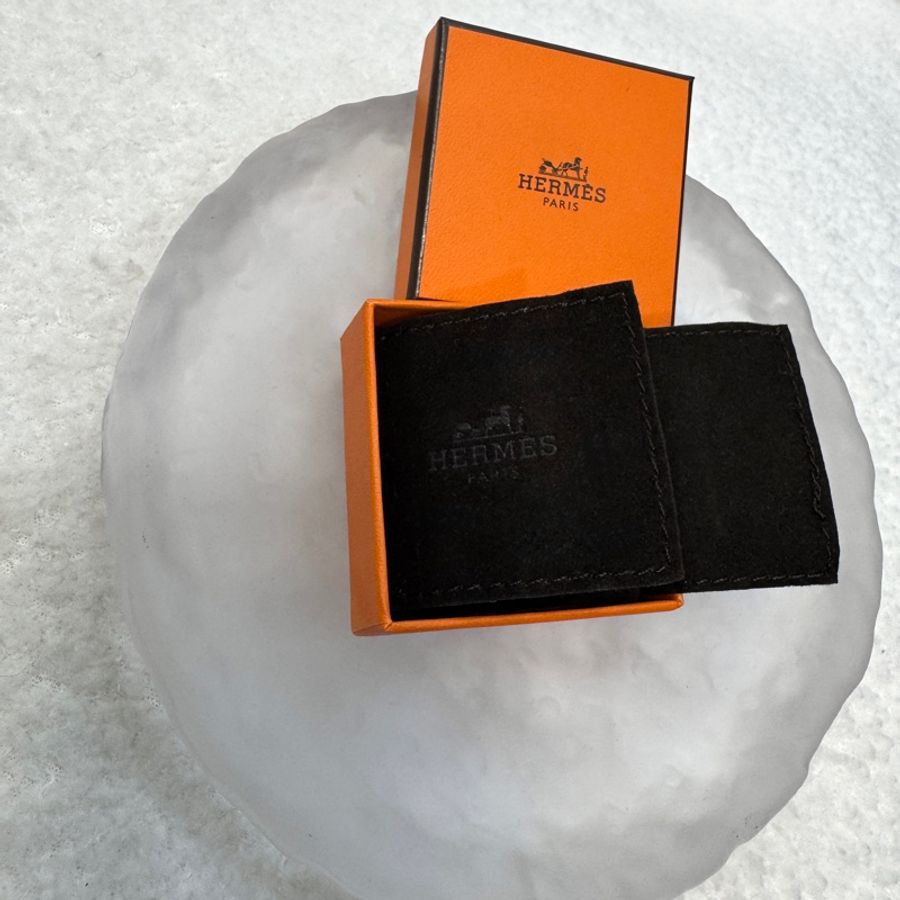 愛馬仕 Hermes 粉筆白 Epsom 皮革 Olympe PM 耳環 H金釦 耳飾 飾品 H500342FC10-8