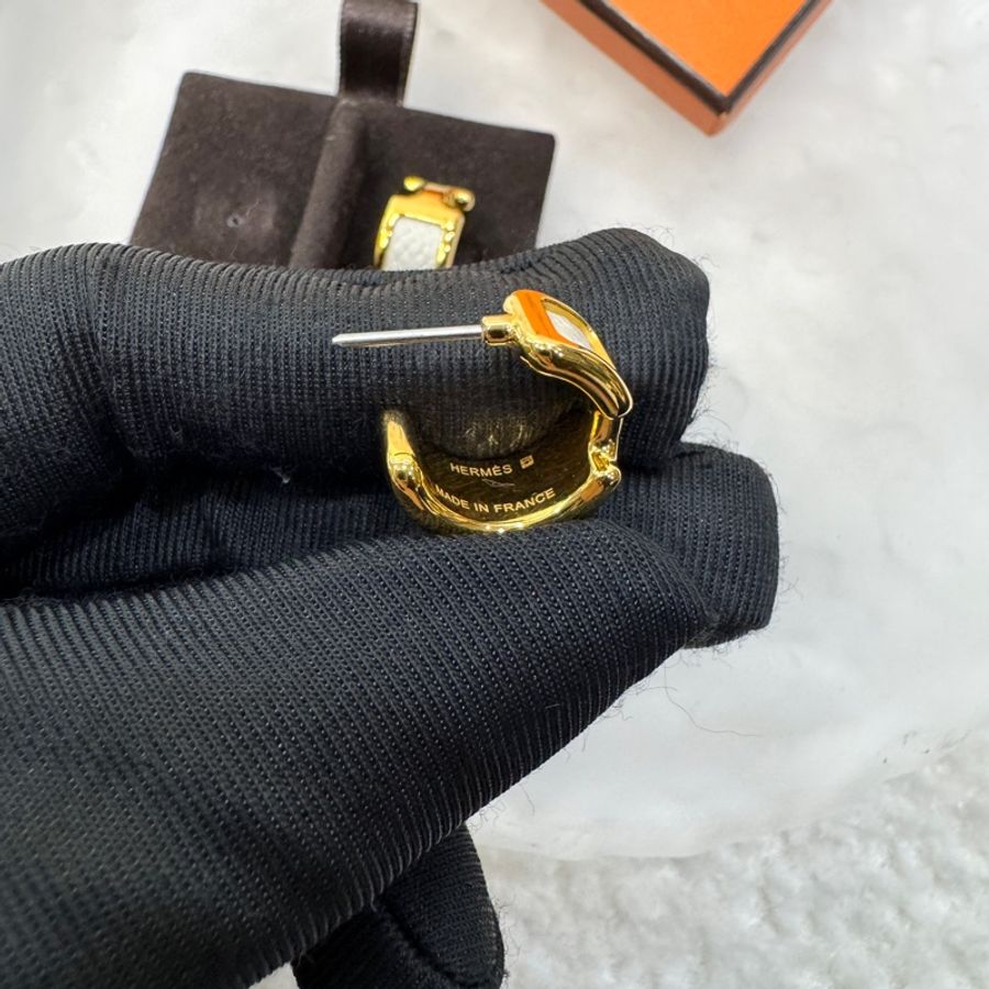 愛馬仕 Hermes 粉筆白 Epsom 皮革 Olympe PM 耳環 H金釦 耳飾 飾品 H500342FC10-11
