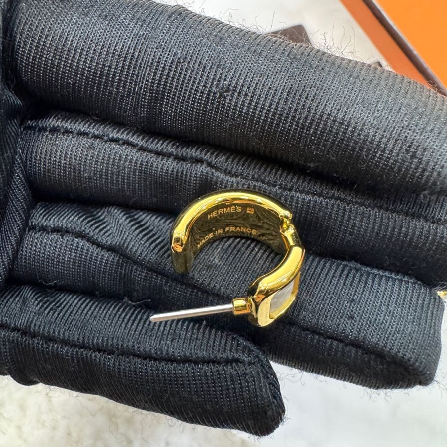 愛馬仕 Hermes 粉筆白 Epsom 皮革 Olympe PM 耳環 H金釦 耳飾 飾品 H500342FC10-13