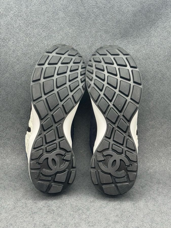 Chanel 香奈兒 爆款熊貓配色 鏤空麂皮刺繡LOGO運動鞋 36碼 成色超好-6