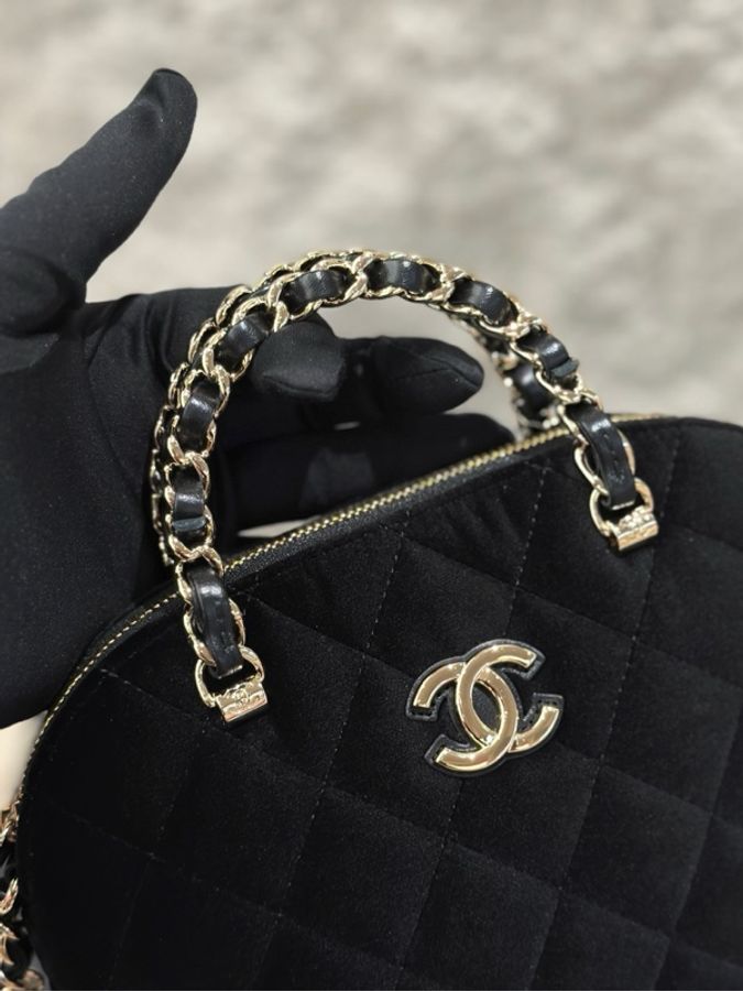 99新 Chanel香奈兒 黑色金扣 手提絲絨貝殼包鏈條包 小號-1