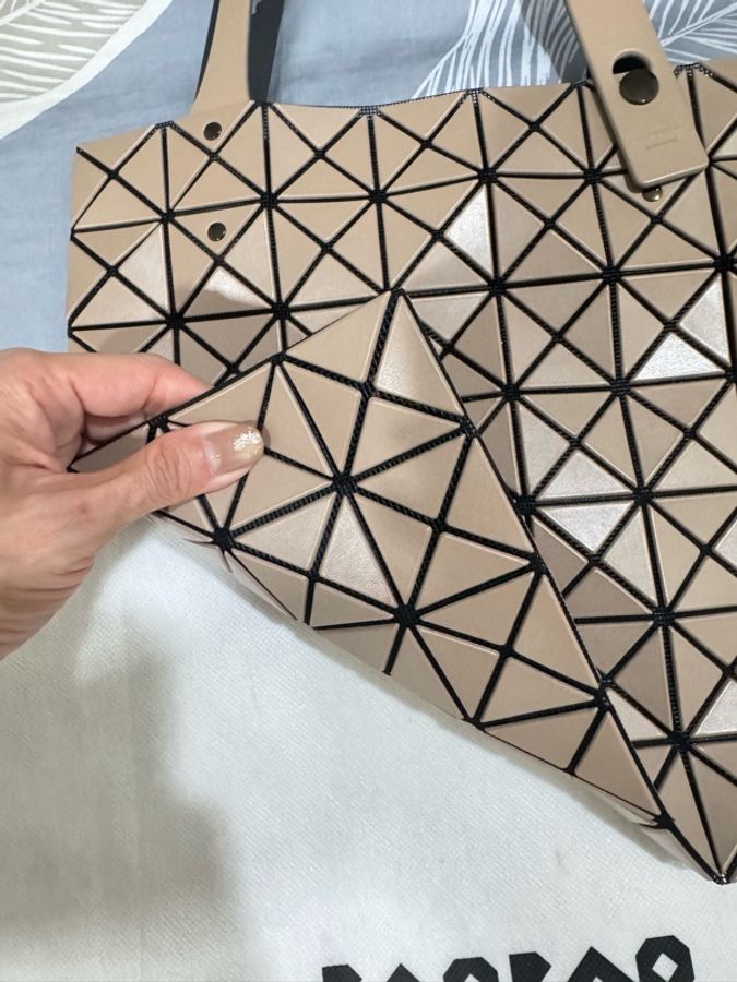ISSEY MIYAKE 三宅一生BAO BAO 7x7霧卡其-2