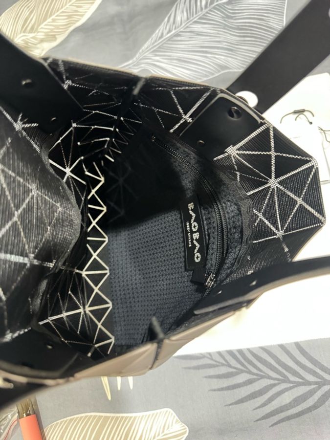 ISSEY MIYAKE 三宅一生BAO BAO 7x7霧灰色-5