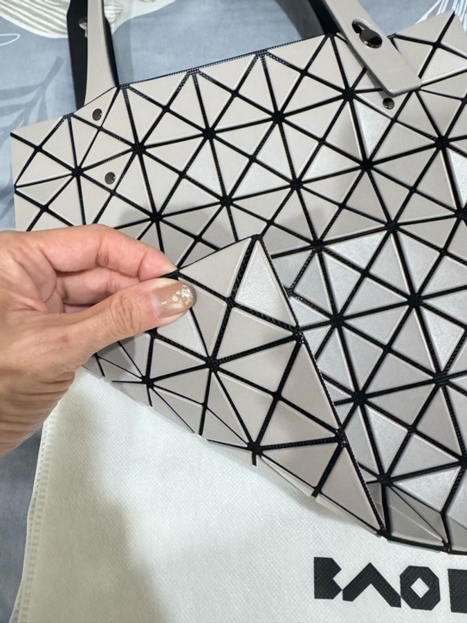 ISSEY MIYAKE 三宅一生BAO BAO 7x7霧灰色-8
