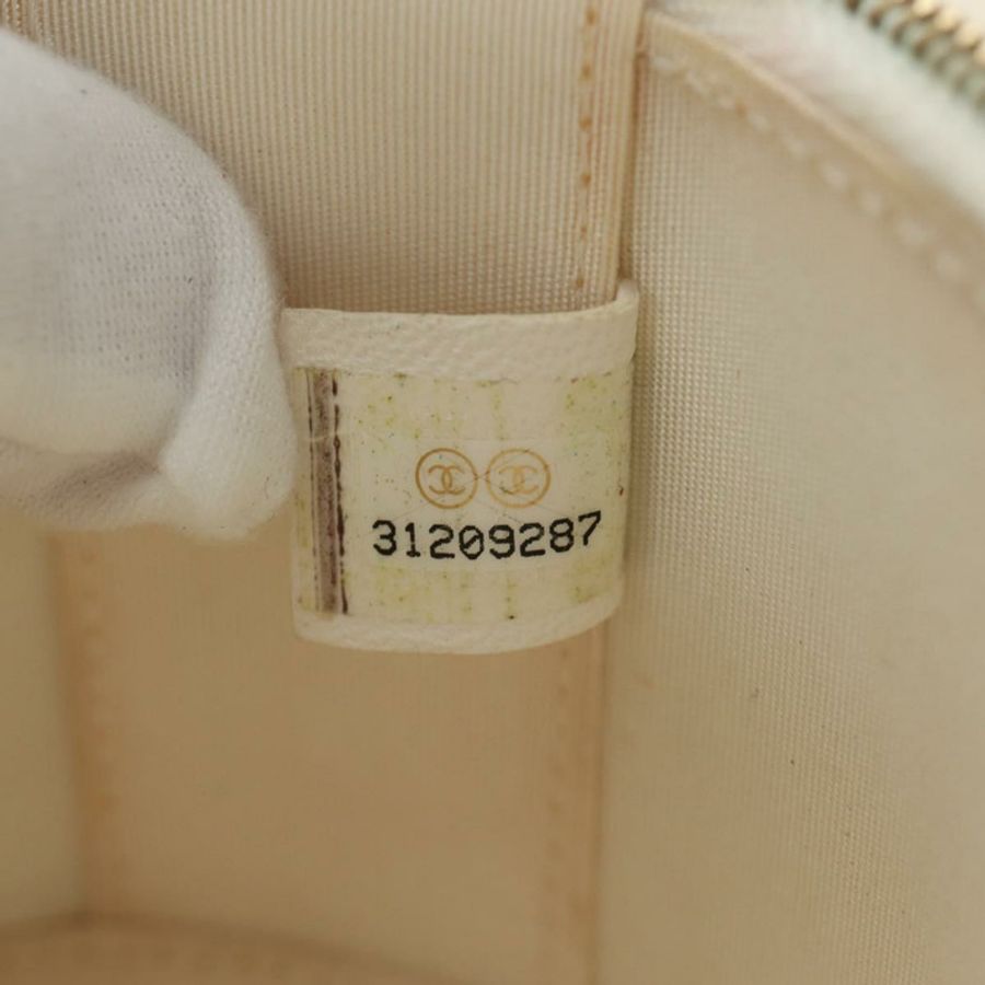 【日本直送】香奈兒 (CHANEL) 絎縫鏈條肩背包 白色 金色 CC 標誌 Auth bs35547SAM-9