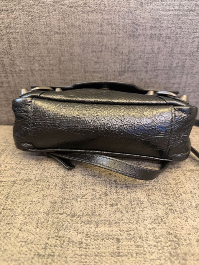 Balenciaga 巴黎世家 油蠟皮小款機車包-4