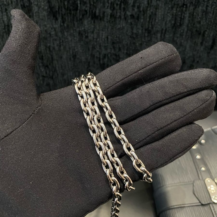 路易威登/Louis Vuitton LTrunk EPI牛皮 黑銀水波紋 鏈條斜挎包 底長19-6