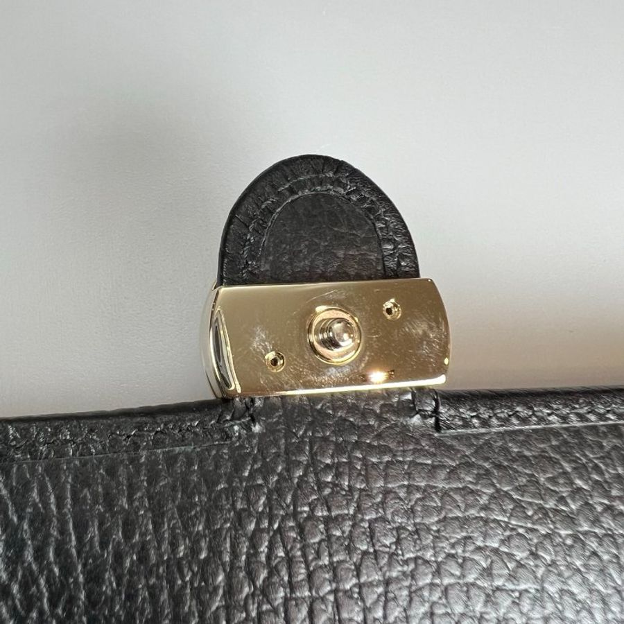 全新品 GUCCI 615523 黑SOHO 鐵牌WOC包-10