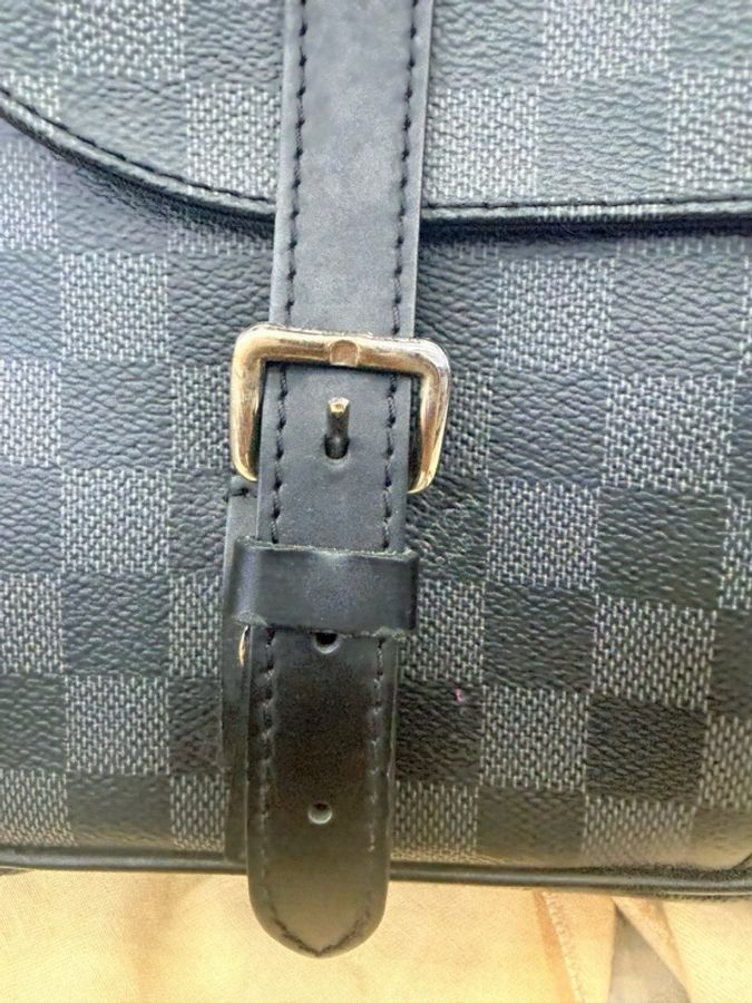 Louis Vuitton 路易威登 男士斜挎尺寸長 33 x 寬 8 x 高 28 cm-2