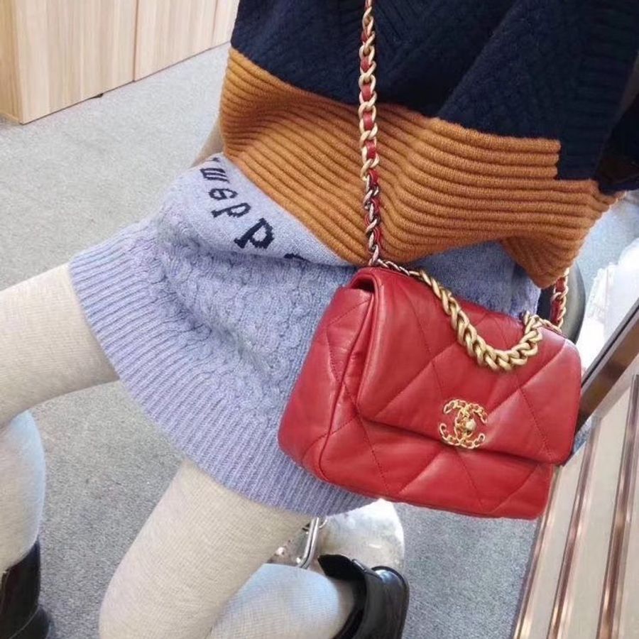 CHANEL 紅色金扣19bag 小號肩背斜背包 25.5*16*8 9新 配件盒子 塵袋-0