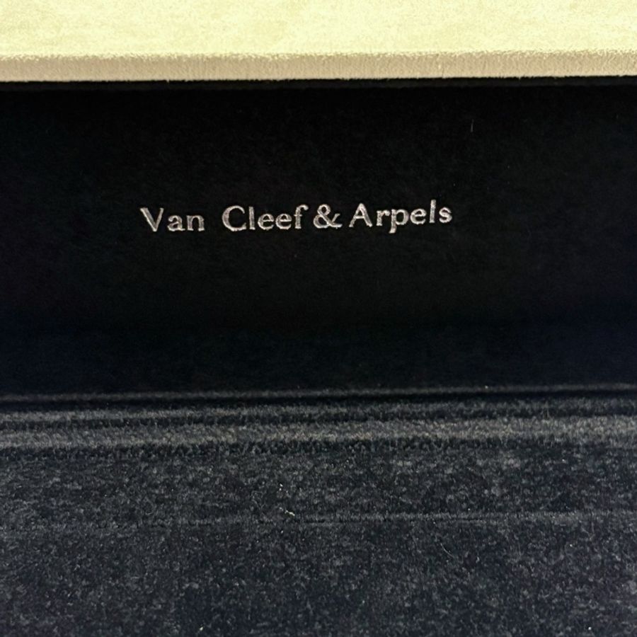 Van Cleef & Arpels Sweet Alhambra 18k玫瑰金,紅玉髓-17