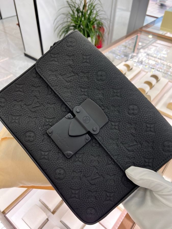路易威登/Louis Vuitton 手包專櫃價15900 店內現貨!。-1