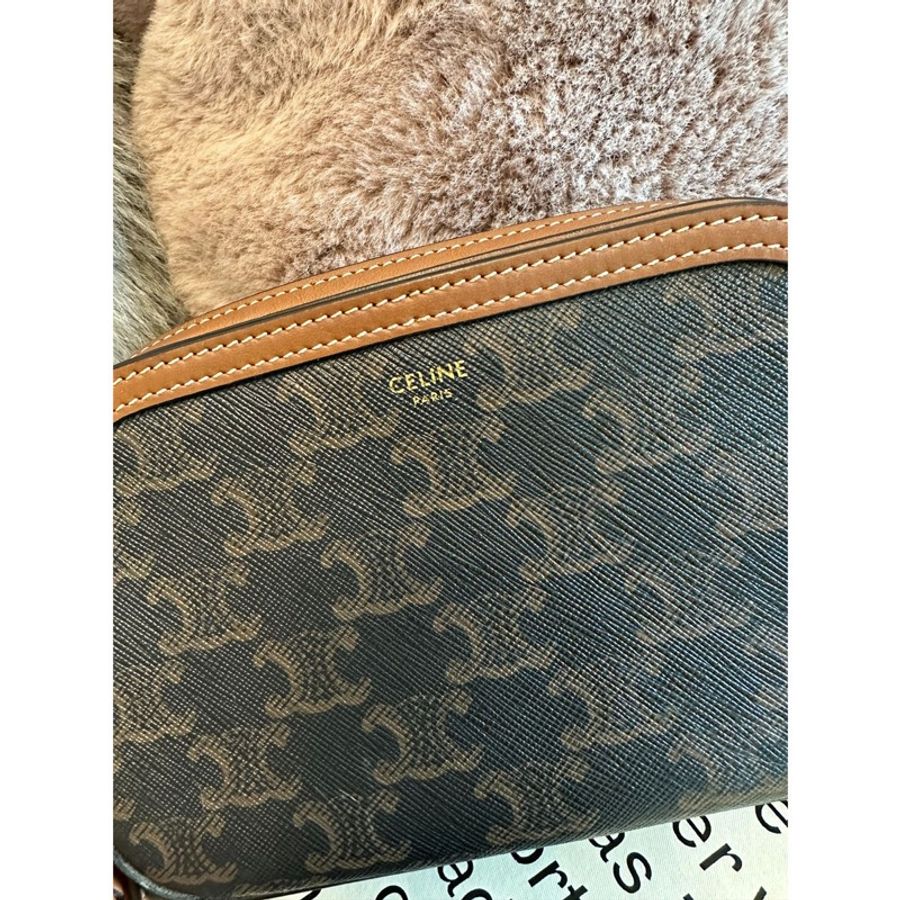 思琳CELINE Triomphe Canvas 凱旋門老花相機包 腰包 小側包-3