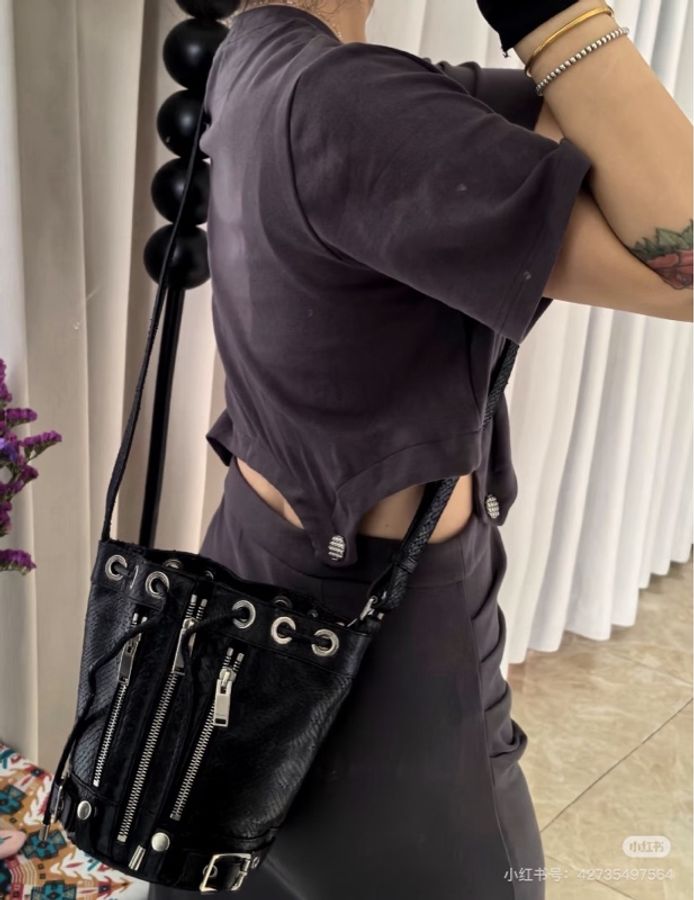 🖤 Saint Laurent YSL 黑色牛皮拉鍊機車水桶包-0