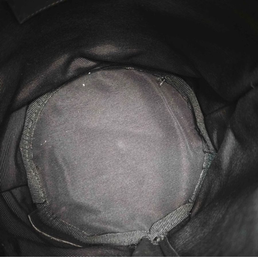 🖤 Saint Laurent YSL 黑色牛皮拉鍊機車水桶包-8