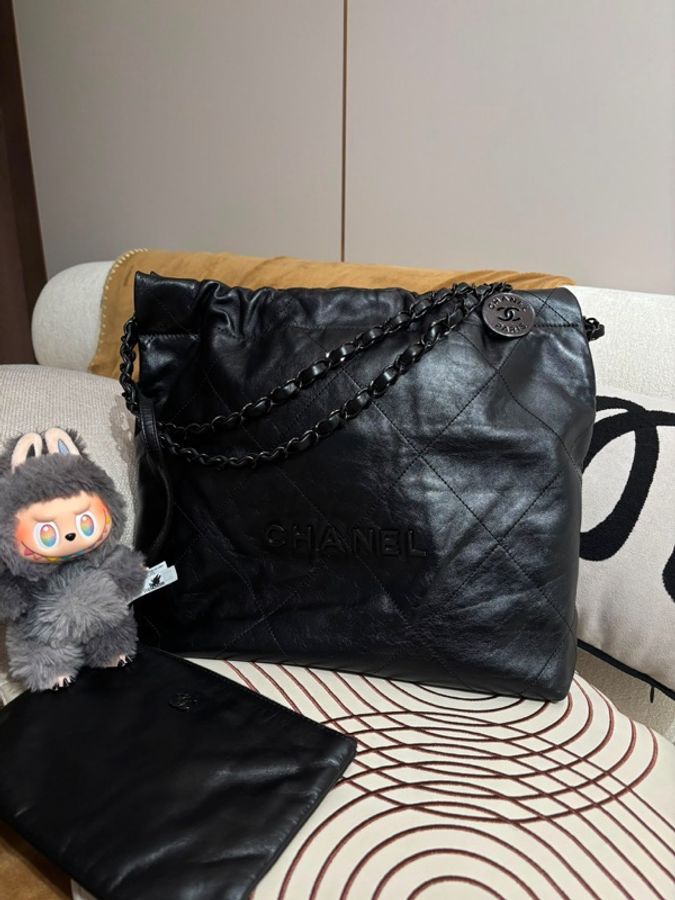 Chanel 22 small so black calfskin,-6