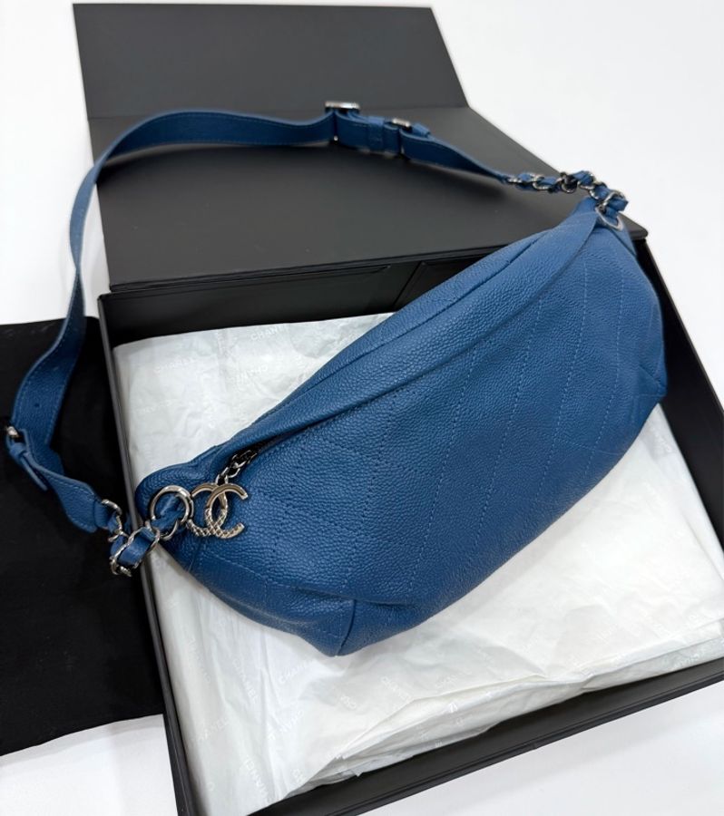 《仙闆名牌精品》Chanel 香奈兒 藍色 荔枝牛皮 胸包 胸口包 腰包 斜背包-0