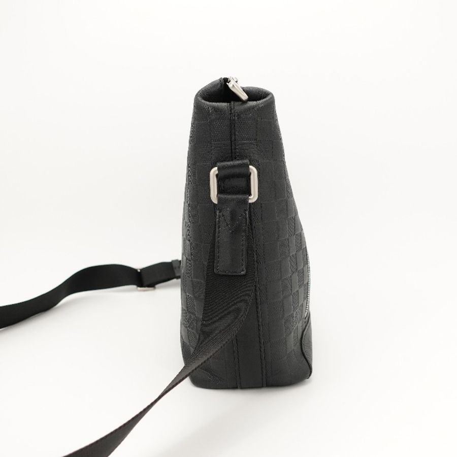 Louis Vuitton 黑色銀扣棋盤格壓印牛皮郵差包-4