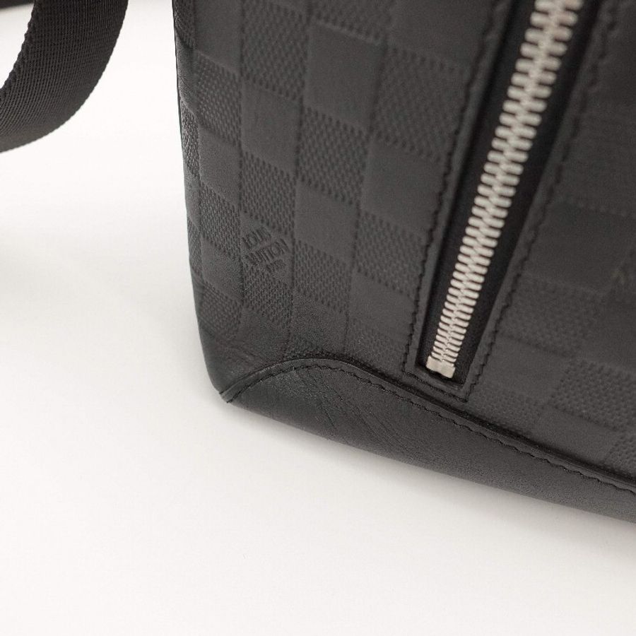 Louis Vuitton 黑色銀扣棋盤格壓印牛皮郵差包-13