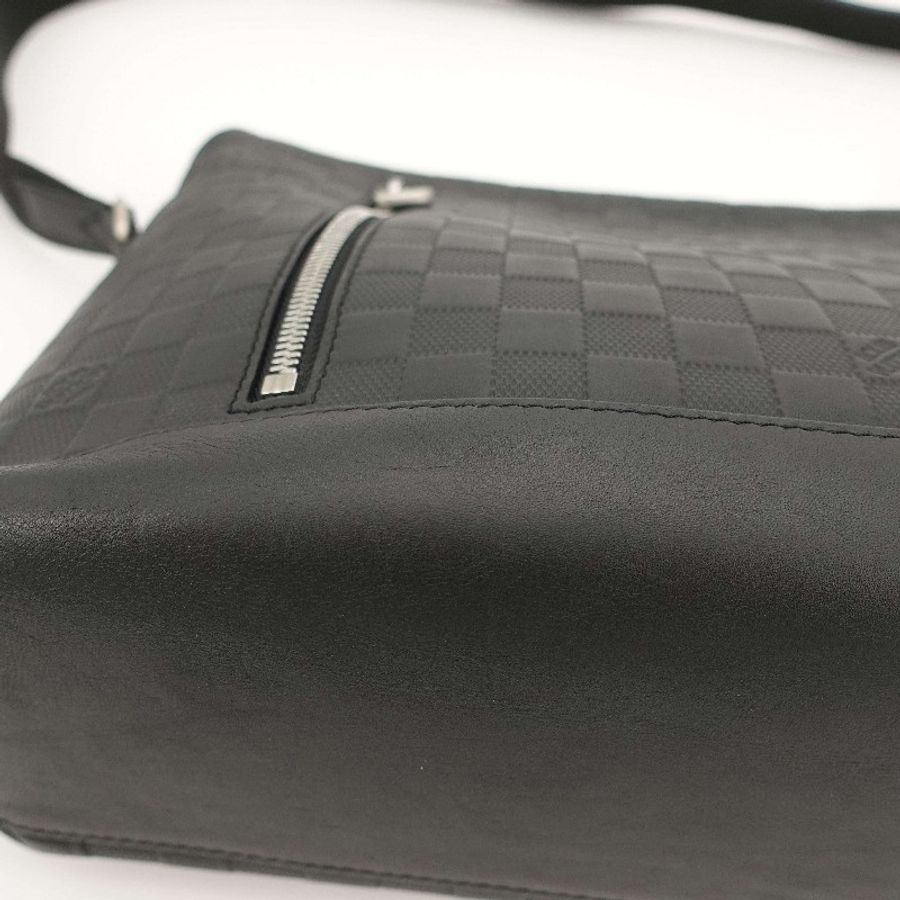 Louis Vuitton 黑色銀扣棋盤格壓印牛皮郵差包-14