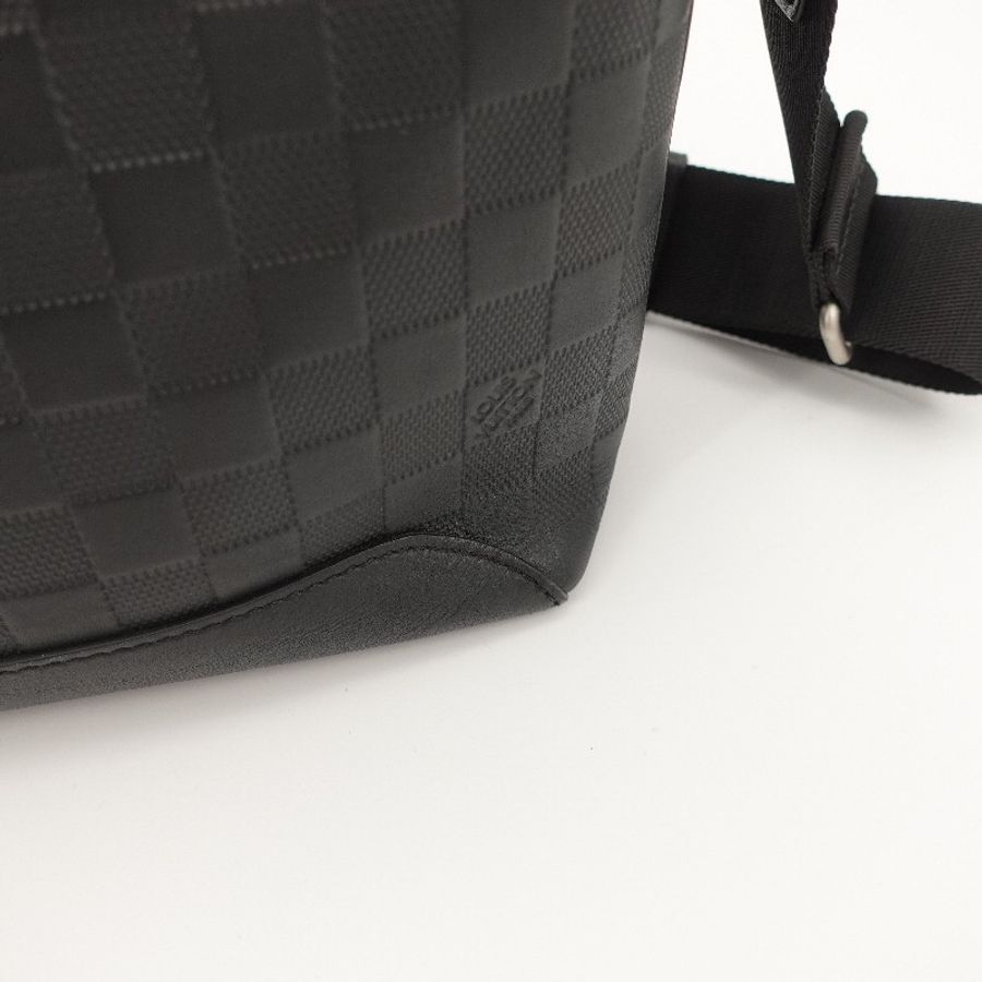 Louis Vuitton 黑色銀扣棋盤格壓印牛皮郵差包-16