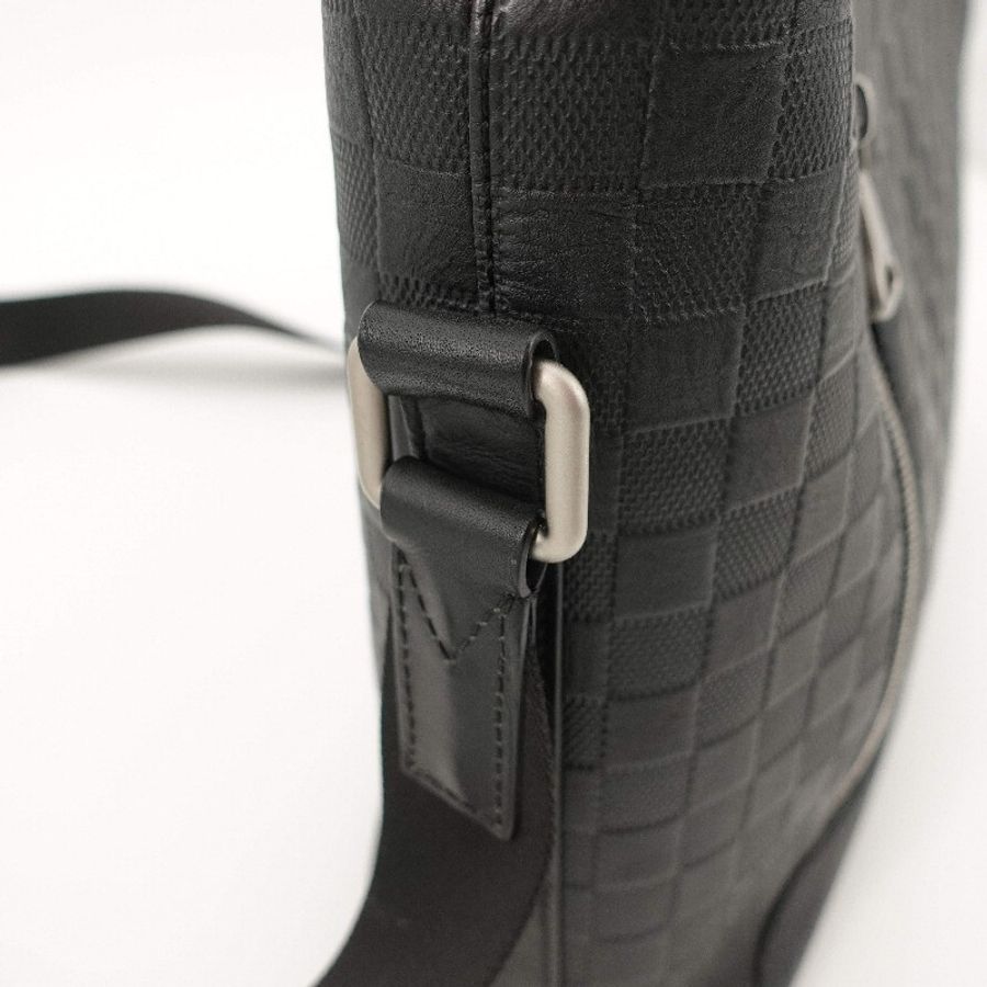 Louis Vuitton 黑色銀扣棋盤格壓印牛皮郵差包-17