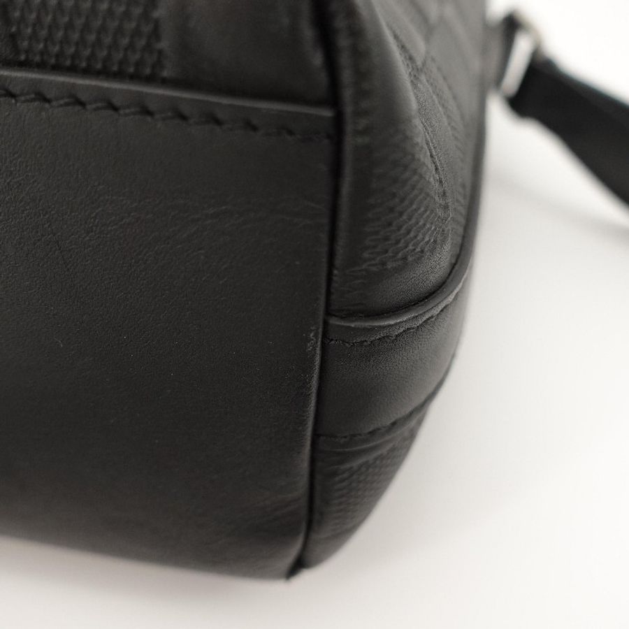 Louis Vuitton 黑色銀扣棋盤格壓印牛皮郵差包-18