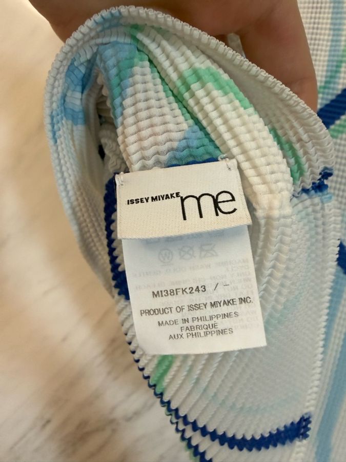 me ISSEY MIYAKE 高領包袖密褶上衣-4