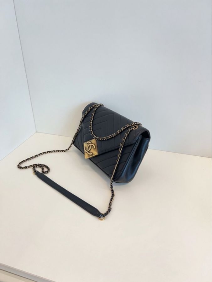 💎Chanel香奈兒|黑金CF V紋菱形雙C扣|季節款口蓋鏈條包|98新-3
