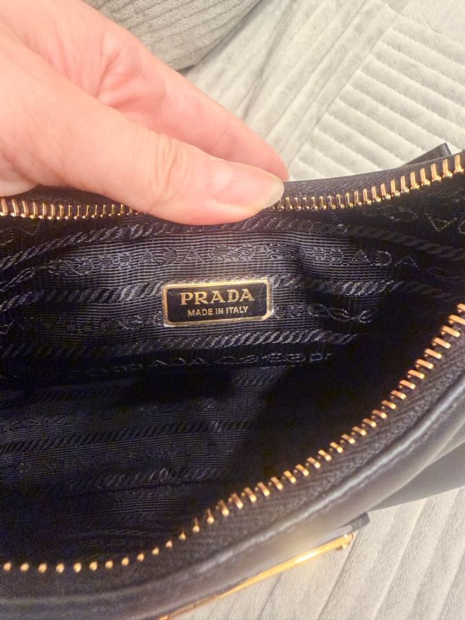 Prada 黑金皮革三合一 可肩背 斜背 全新未使用 全新閒置品-18