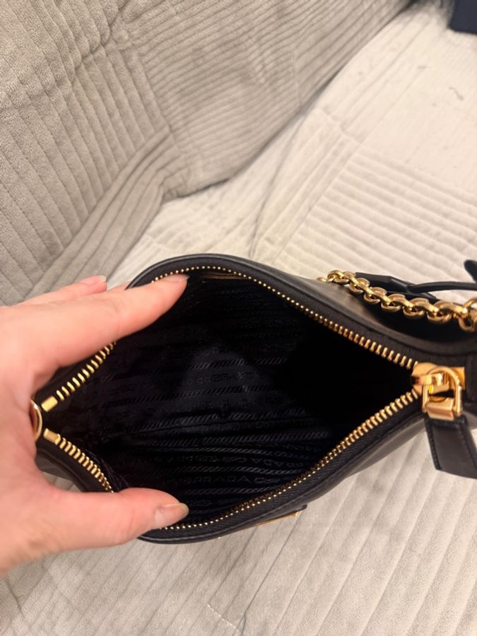Prada 黑金皮革三合一 可肩背 斜背 全新未使用 全新閒置品-19