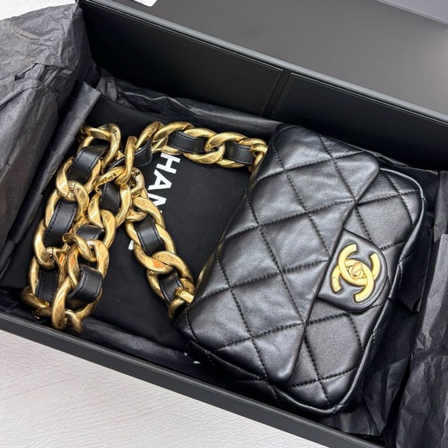 Chanel 22S芯片 黑金小號粗鏈腋下包-0