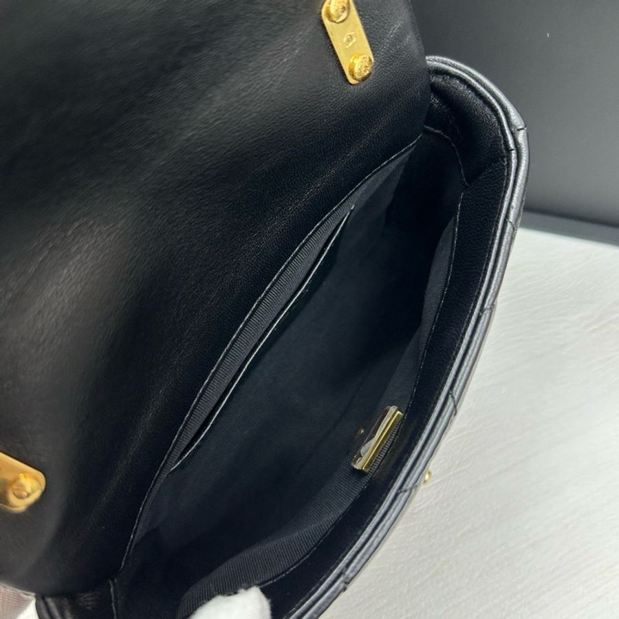 Chanel 22S芯片 黑金小號粗鏈腋下包-7