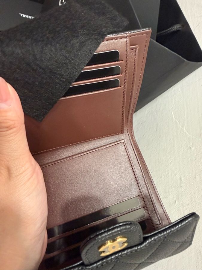 Chanel 經典荔枝皮短夾-4