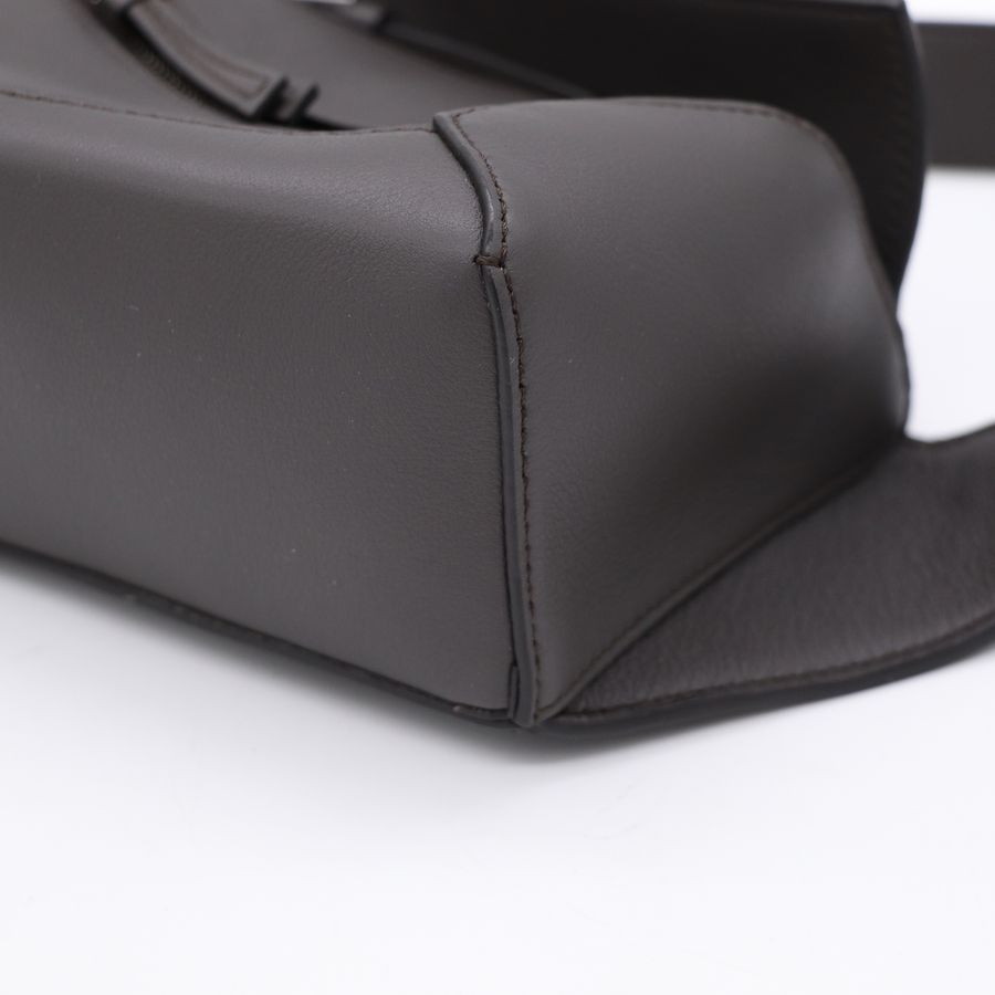 Loewe 羅威 Puzzle Mini 咖黑色 牛皮 拉鍊 迷你 腰包-11