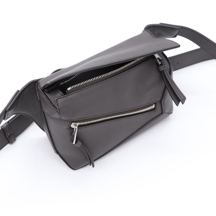 Loewe 羅威 Puzzle Mini 咖黑色 牛皮 拉鍊 迷你 腰包-14